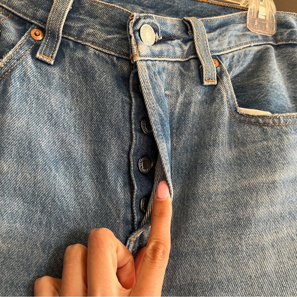 Levi's 501’s Blue Distressed Women's Straight Jeans - Picture 6 of 7